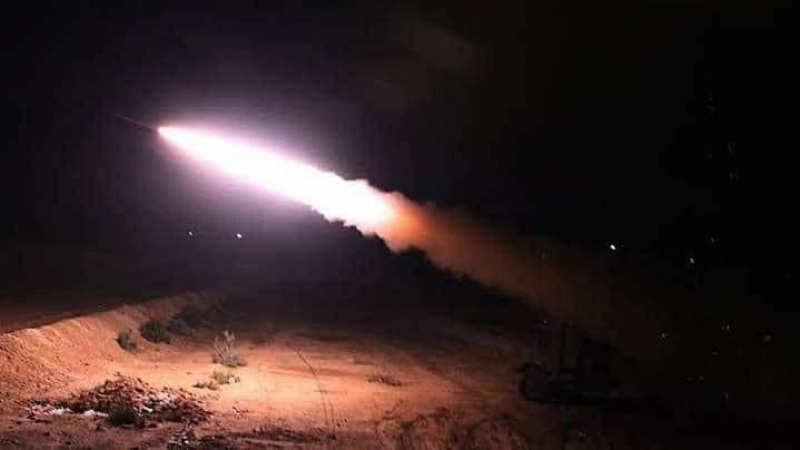 قصف صاروخي يستهدف قاعدتين للاحتلال ألامريكي في ديرالزور 