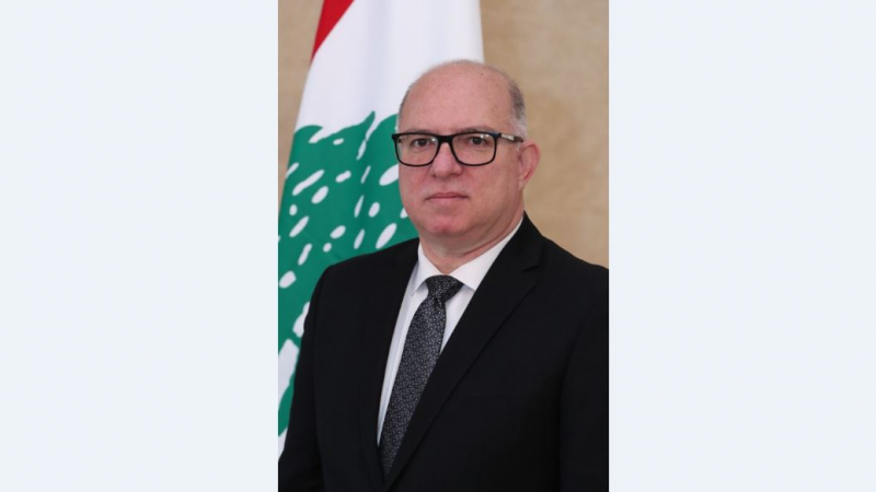  الوزير حيدر : ما جدوى النقاش بسلاح وجد لمواجهة العدو؟